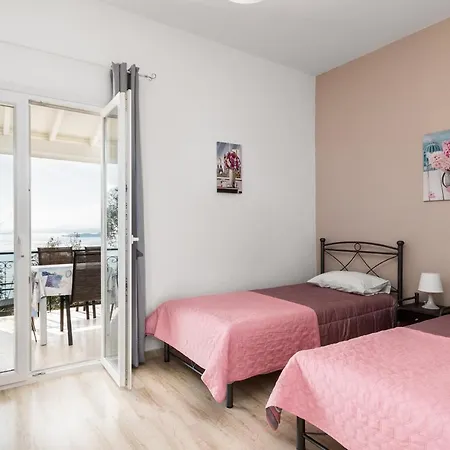 Katerina Horizon By Konnect - 1,8km From